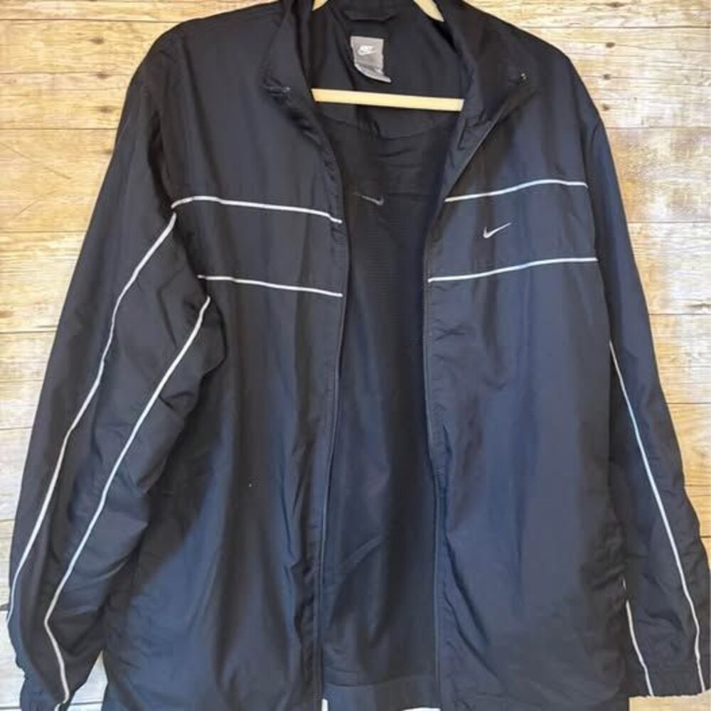 Nike Windbreaker Men’s medium